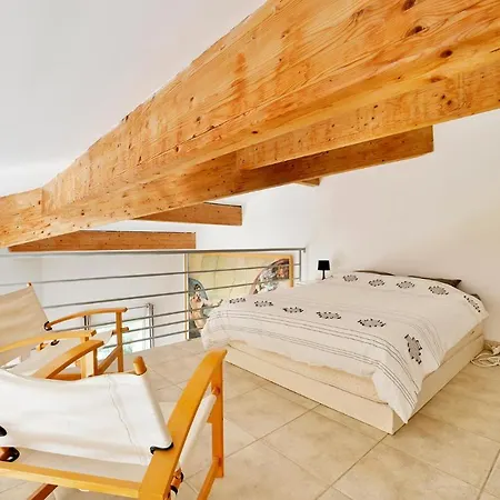In With Outdoor Swimming Pool, 3 Bedrooms And Wifi Дом отдыха *
